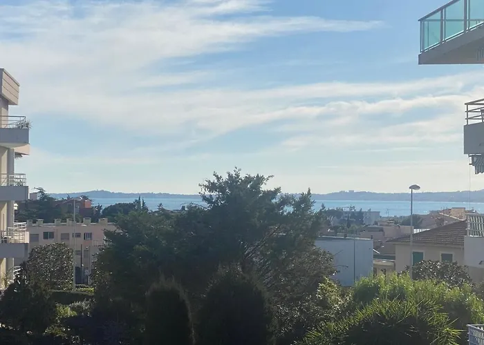 Апартаменты Terrasse, Piscine & Parking Sur La Cote D'azur Сен-Лоран-дю-Вар