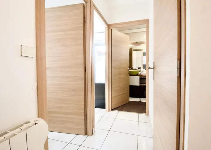 Апартаменты Terrasse, Piscine & Parking Sur La Cote D'azur Сен-Лоран-дю-Вар