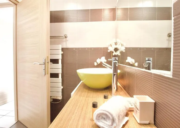 Terrasse, Piscine & Parking Sur La Cote D'azur *