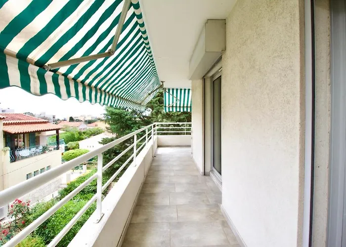 Terrasse, Piscine & Parking Sur La Cote D'azur Апартаменты Сен-Лоран-дю-Вар