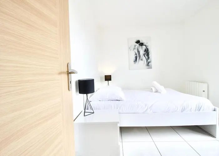 Terrasse, Piscine & Parking Sur La Cote D'azur Апартаменты